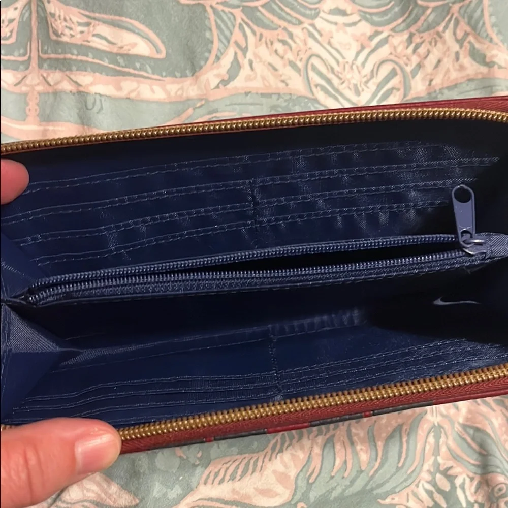 DC Comics Red and Gold Wonder Woman Wallet - Picture 3 of 3